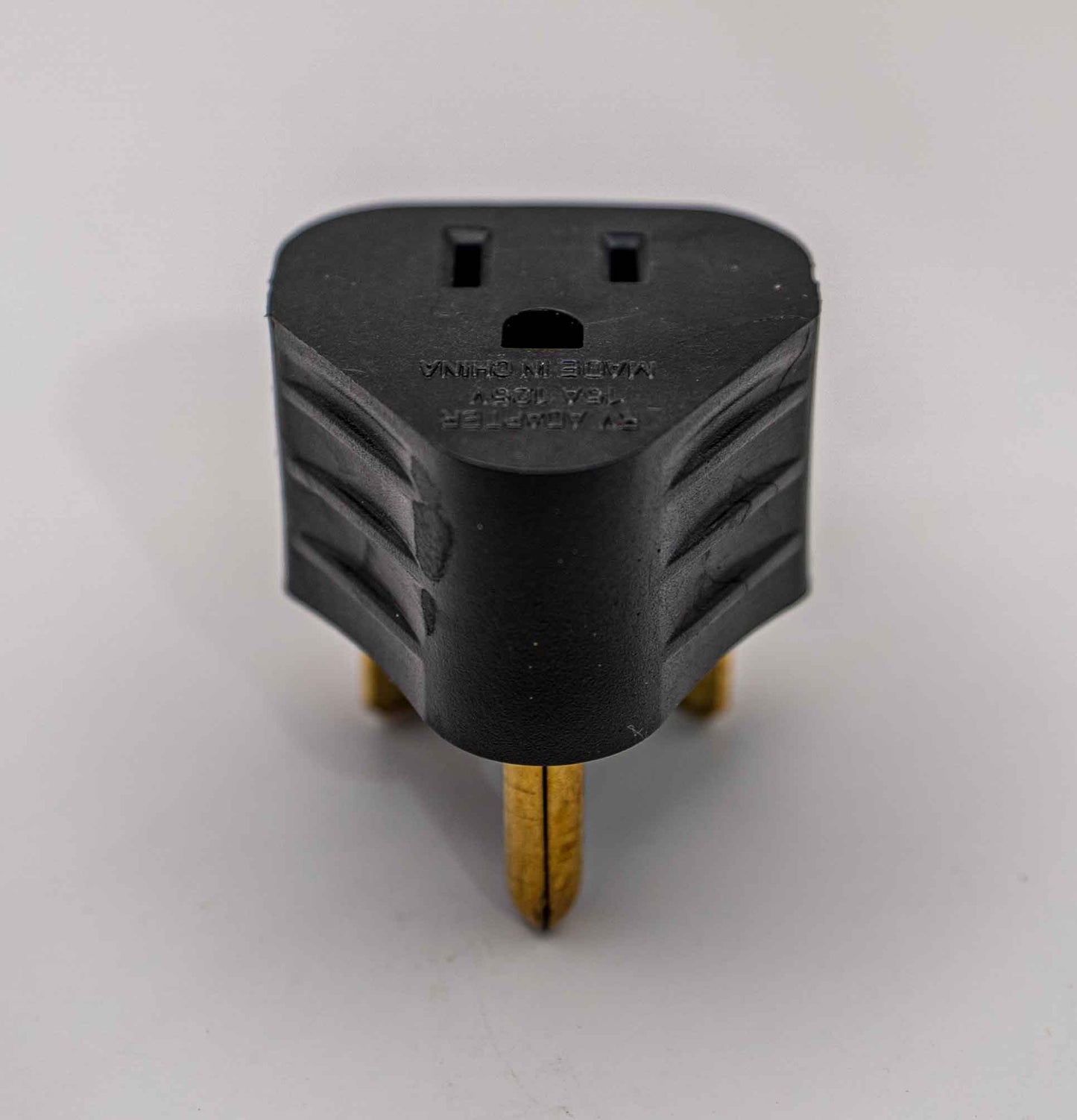 Adapteur RV 30A vers 15A – NEMA TT-30P à 5-15R | Accessoire Électrique VR