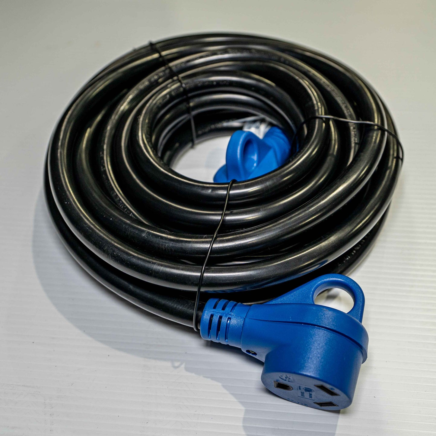 Cordon RV 30A – Extension TT-30P à TT-30R 25 pieds avec indicateur de puissance