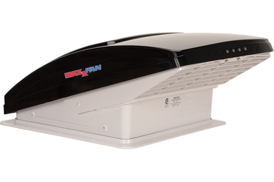 Ventilateur de toit MaxxFan Deluxe 14x14 – Ouverture manuelle avec couvercle anti-pluie intégré