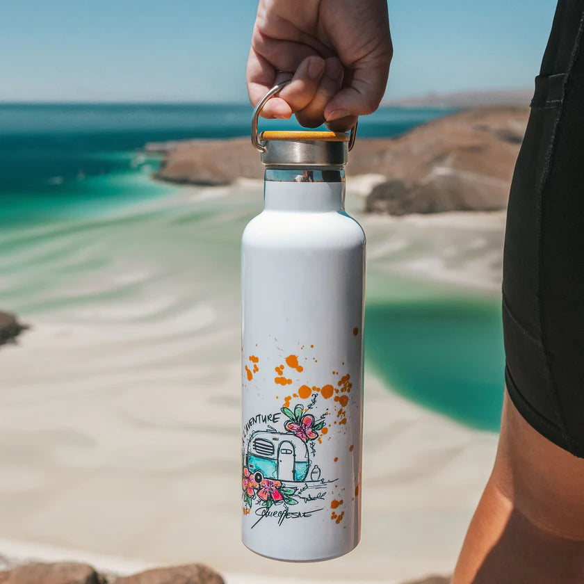 Bouteille d’eau inox – 500 ml | Isolée & rétro pour le camping et la vanlife - Les campeuses en cavale