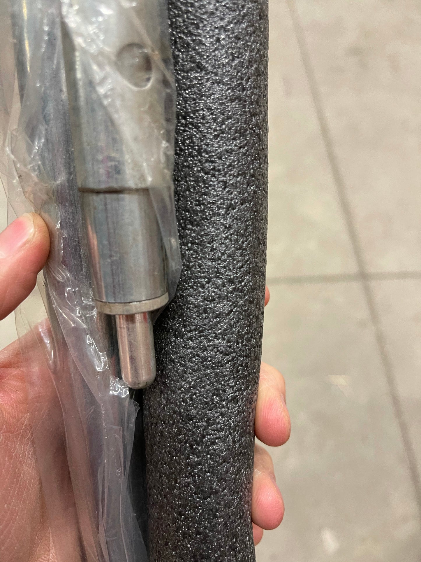 Support courbé ajustable 8" pour auvent à rouleau – Avec mousse protectrice