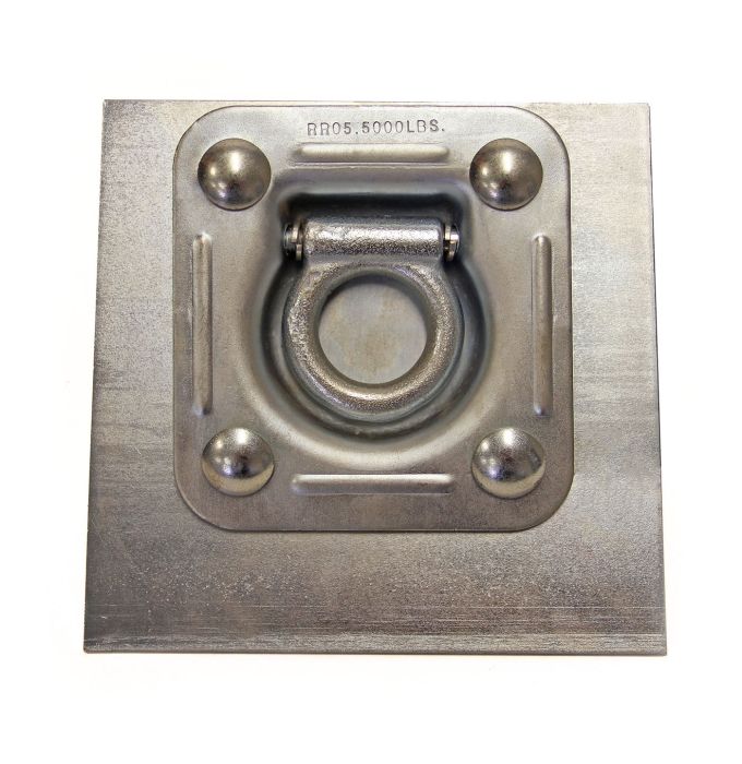 Anneau d’arrimage 5000 lb avec plaque de renfort galvanisée 4 1/2" x 4 3/4"