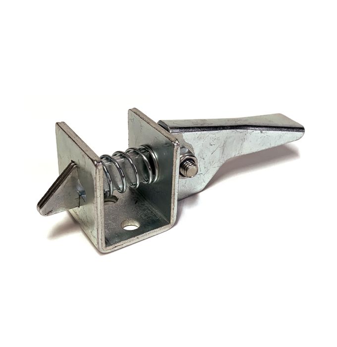 Loquet basculant en zinc avec serrure et cadenas – Code 3820