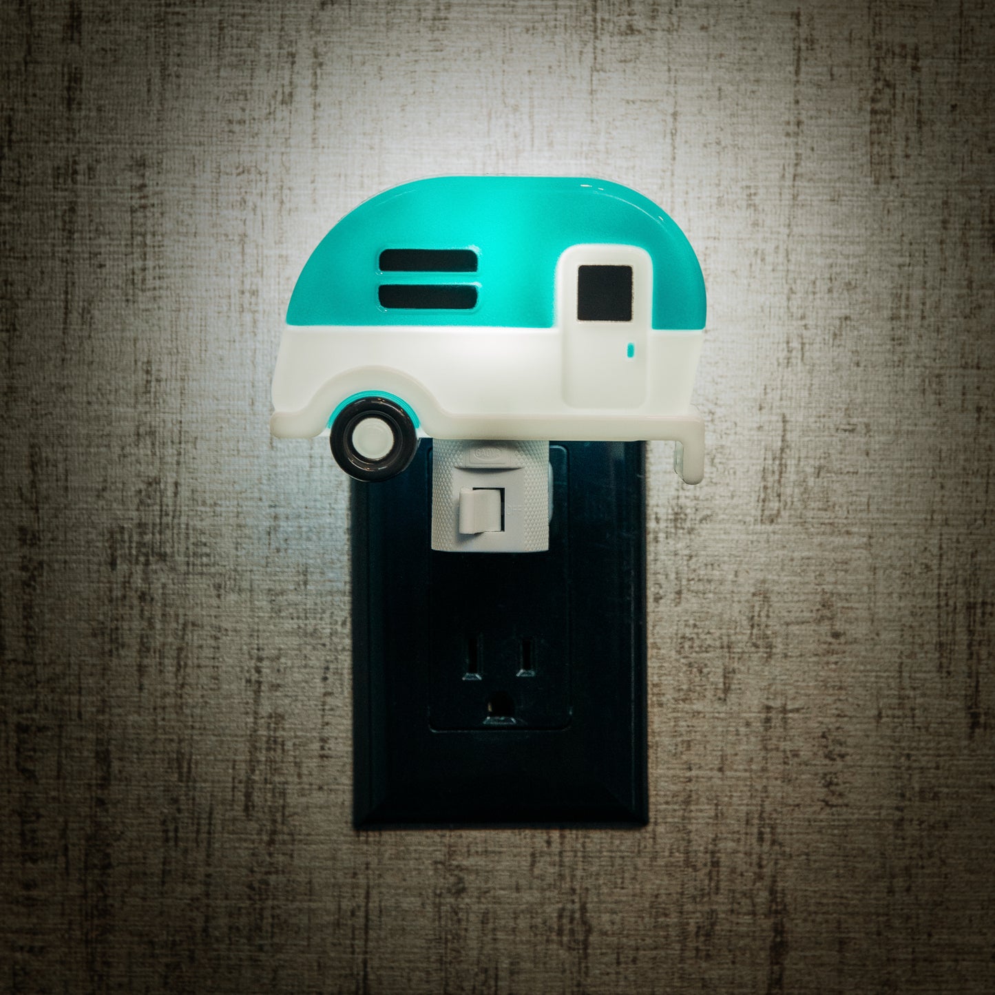 Lampe de Nuit Blue Camper Retro "Life is Better at the Campsite" - LED, Économe en Énergie, Base Pivotante à 360°