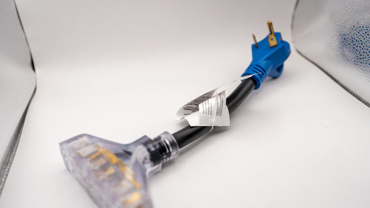 Adaptateur Électrique 30A vers Triple 15/20A NEMA TT-30P avec Prises Femelles Éclairées