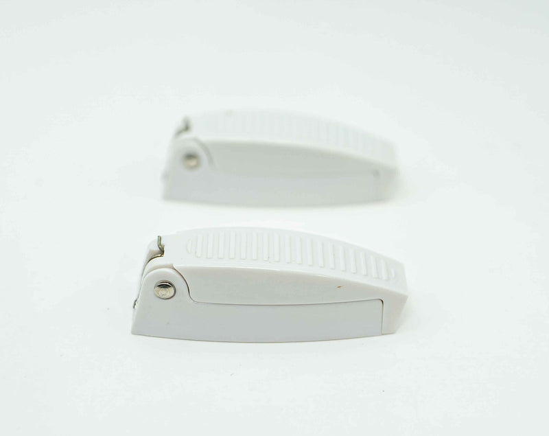 Loquet de Porte pour VR (Lot de 2) – Support Anti-UV pour Compartiments | Roulottes Lupien (Noir / Blanc)