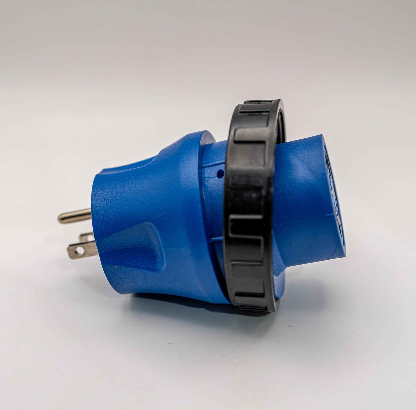 Adaptateur RV NEMA 5-15P vers L5-30R – 15A à 30A (125V)