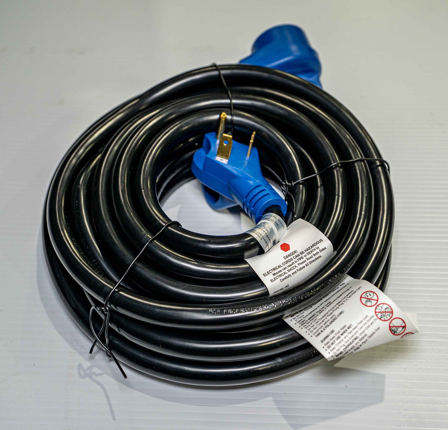 Cordon RV 30A – Extension TT-30P à TT-30R 25 pieds avec indicateur de puissance