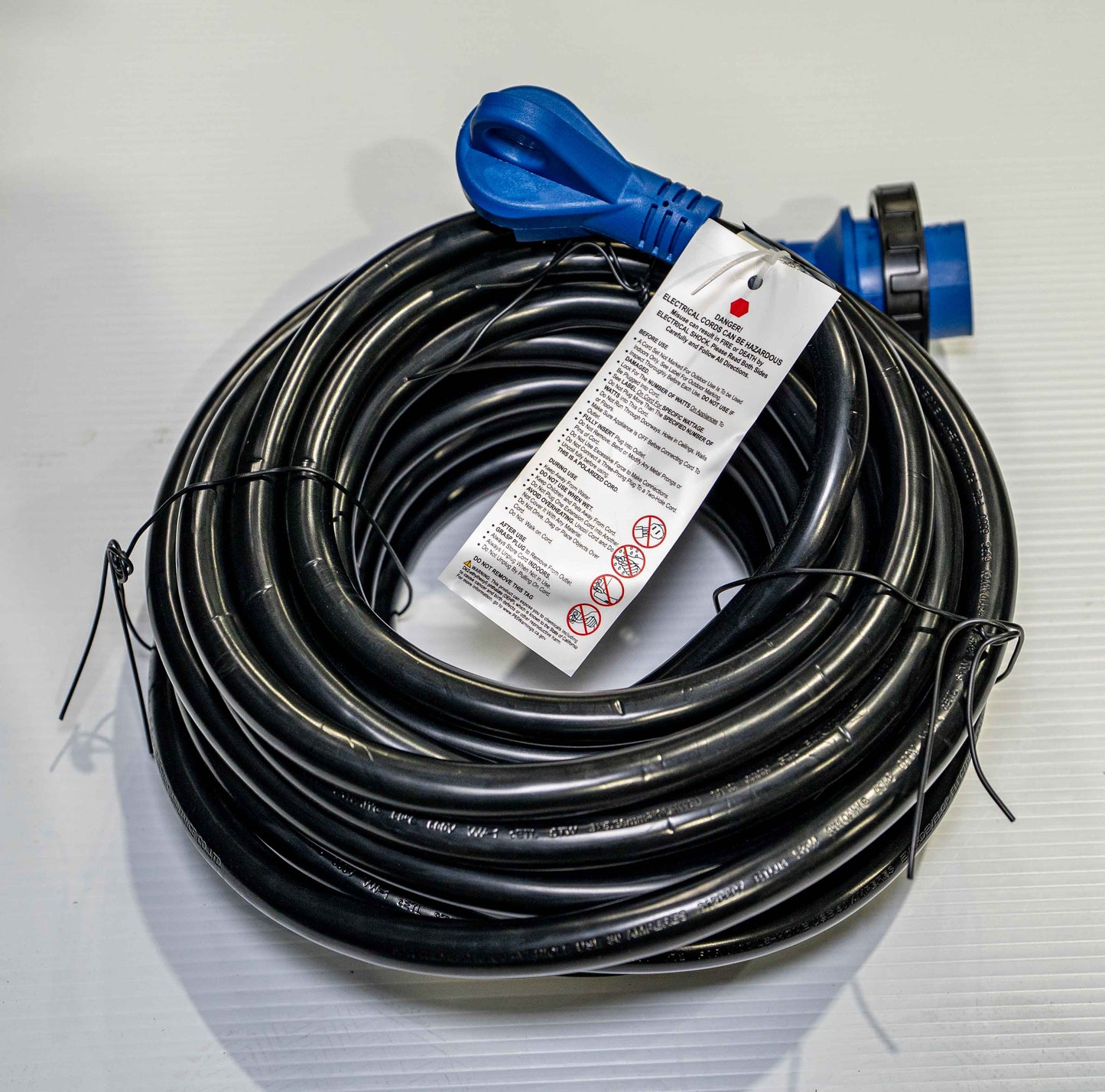 Cordon 30A pour VR – Adaptateur TT-30P vers L5-30R avec verrouillage, 50 ft