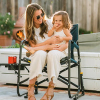 Chaise à bascule Pliable GCI Outdoor Freestyle Rocker™ avec table d'appoint – Confort extérieur portable