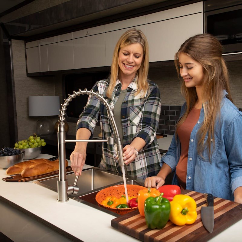 Pompe  à eau Flow Max 12V pour RV – Auto-amorçante, 3 GPM, Silencieuse et Durable